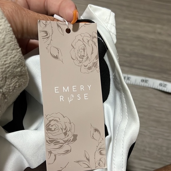 Dress - Picture 7 of 7